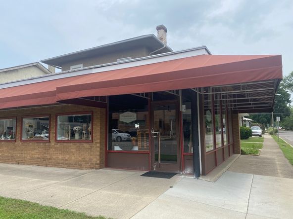 Washington Street Retail Space: 901 Washington St, Columbus, IN 47201